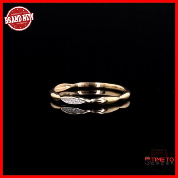 10K Solid Gold Diamond Twisted Stacking Ring Size 7.5
